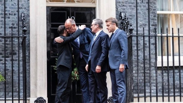 Zelenskiy’den E3 ülkeleriyle görüşme sonrası açıklama: Barış için küçük bir ilerleme var