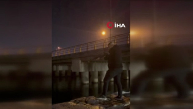 Denize ateş edip 'ses terapisi' diyerek sosyal medyada paylaştı! Gözaltına alındı