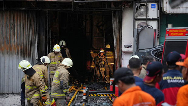 Endonezya'da dron şirketinin binası alevler içinde kaldı