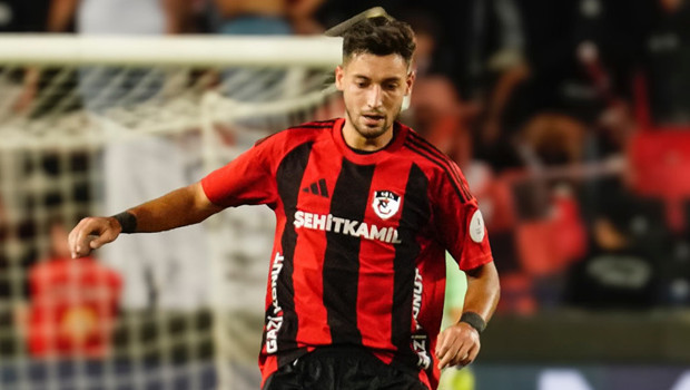 Gaziantep FK'dan sakatlık açıklaması: 'Verilmeyen penaltı pozisyonunda Tayyip Talha'nın yüz kemiği kırıldı!'