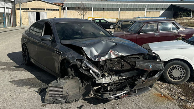 Oto yıkamacıya bırakılan otomobil bu hale geldi! Hasarın maliyeti çok büyük