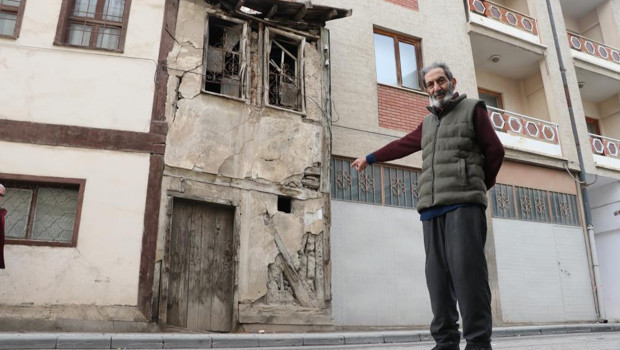 Yılların izlerini taşıyor: Boyunun 7 metre olduğu düşünülüyor! '80 yaşındayım, aklım ermiyor'