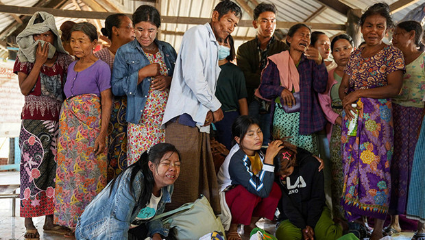 Myanmar'da ordu hastane bombaladı: 33 kişi öldü