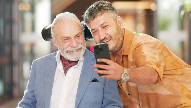 1 ayda 2 milyon seyirci