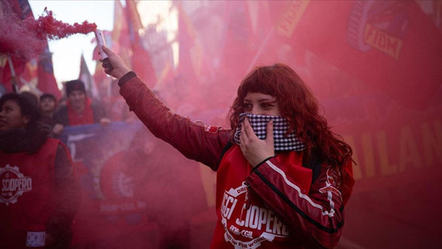 İtalya'da protesto: İşçiler sokakta