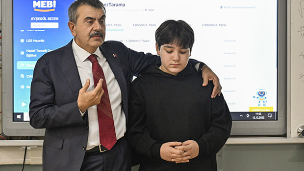 Milli Eğitim Bakanı Tekin, ortaokul öğrencisinin vaadini gerçekleştirdi