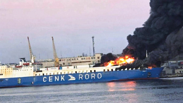 Çornomorsk Limanı’na saldırıda Türk gemisi isabet aldı