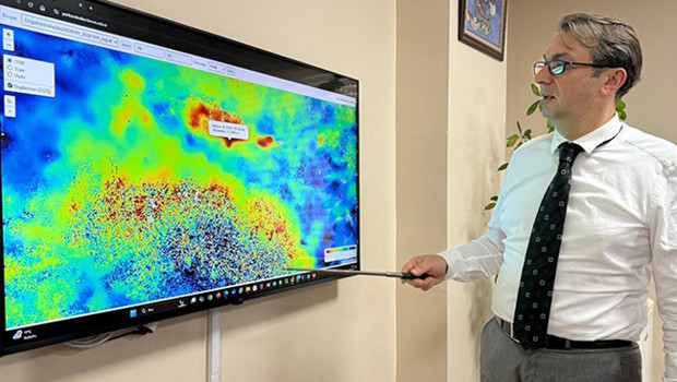 Uydu görüntülerinde tespit edildi: 2 bölgeyi açıkladı! 'Geometrisi değişecek, 4 santimetrelik hareket var'