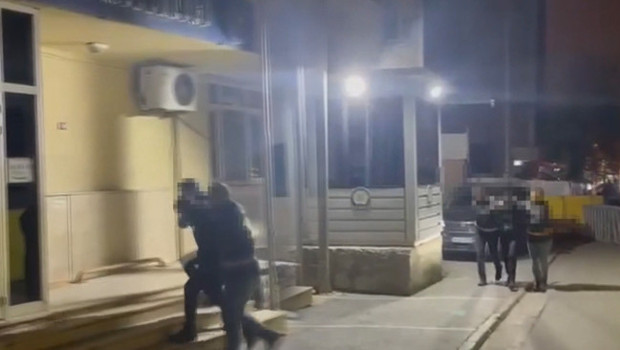 Ümraniye'de Atatürk’ün portresine tükürmüştü: Kurye gözaltına alındı