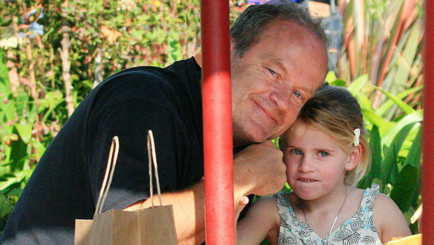 70 yaşında 8’inci çocuğunu kucağına aldı… ‘Gençliğimde babalığı pek beceremedim, bu şimdi anlıyorum’