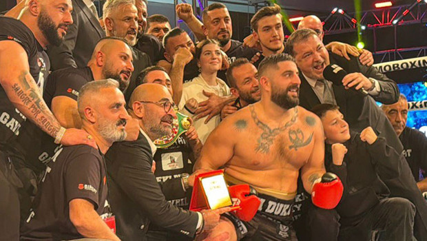 Ağır siklette Umut Çamkıran şampiyon oldu