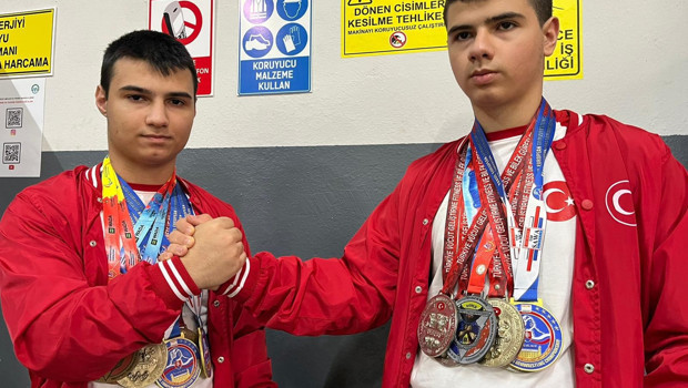 İkizlerden biri dünya birincisi diğeri dünya ikincisi oldu