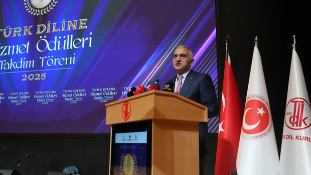 Bakan Ersoy: Türkçeye hizmet, kıymeti ölçülemeyen bir emektir