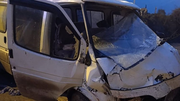 İşçi servisi ile otomobil çarpıştı: 1 ölü, 10 yaralı