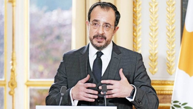 Rumların ılımlı mesajları ne anlama geliyor… Nikos’tan şirin görünme çabası