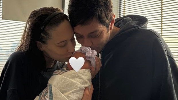 Ünlü oyuncu bebeğini kucağına aldı… Ona kahramanca ölen babasının adını vermiş…