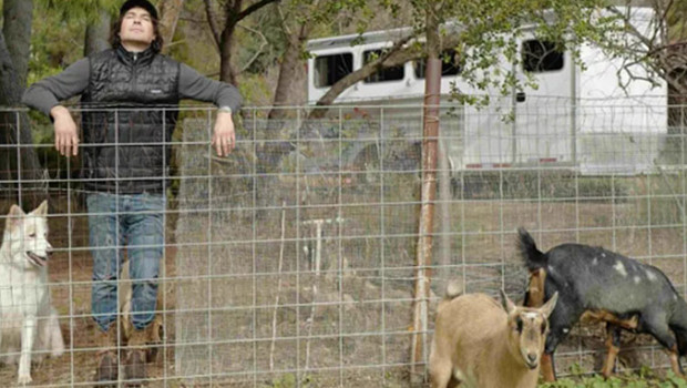 16 yaşına gelinceye kadar köyünden çıkmamıştı... Yoksul çiftçinin ünlü oğlu köklerine döndü: Ellerim kirli ama yüreğim tertemiz!