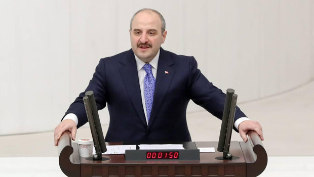 Mustafa Varank'tan Özgür Özel'e yerli ve milli savunma sanayi eleştirisi: Füzelerimizle balıkları değil düşmanlarımızı korkutuyoruz