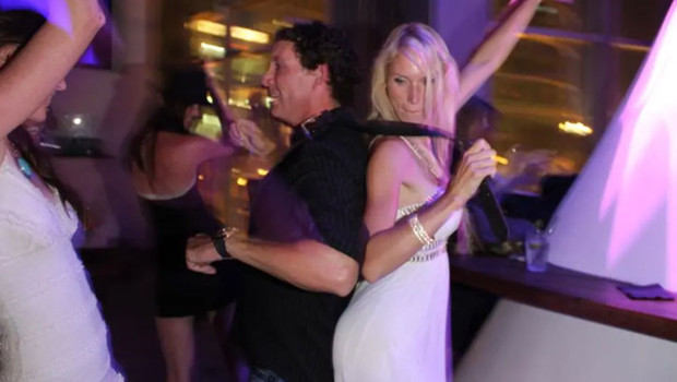 Onca para mutluluk satın almaya yetmedi... Kocasını öldürsün diye kiralık katil bile tutmuştu... Sosyete güzelinin hazin sonu