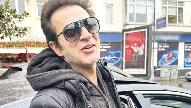 Teoman: İnsan gençken şapşal oluyor