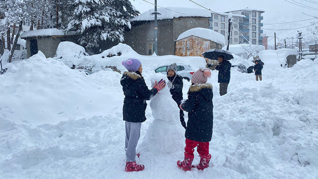 Eğitimde kar molası bazı illerde devam ediyor