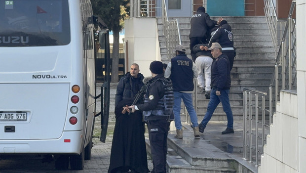 Yalova'da 3 polis şehit olmuştu! DEAŞ operasyonunda yakalanan 25 şüpheli adliyeye sevk edildi