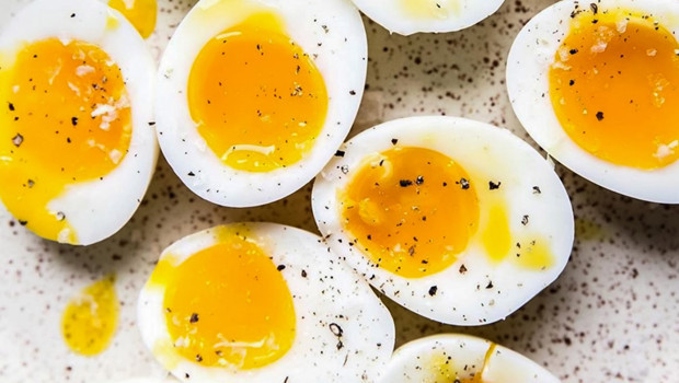 Haşlanmış yumurta nasıl yapılır? Kusursuz bir haşlanmış yumurta yapmak için hazırlıktan soymaya püf noktaları
