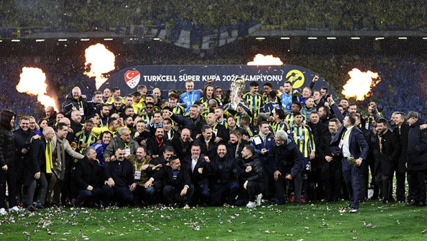 Sadettin Saran, ilk kupasını kazandı!