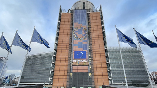 AB, Suriye'nin Egemenliği İçin Neden Hareket Geçiyor?