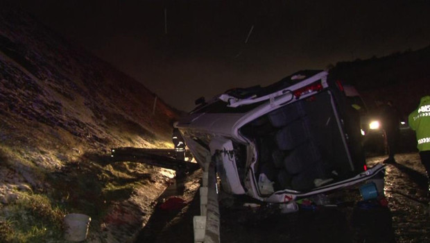 İstanbul'da Servis Minibüsünün Devrilmesi: 11 Yaralı!