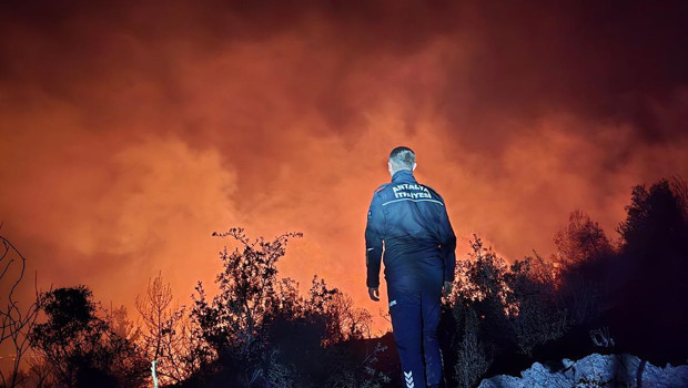 Antalya'da Yangın Alarmı! 2 Hektar Orman Kül Oldu mu?