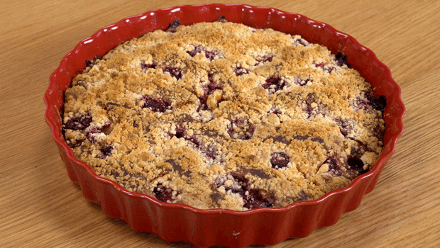 Frambuazlı kırıntılı kek tarifi (Videolu)