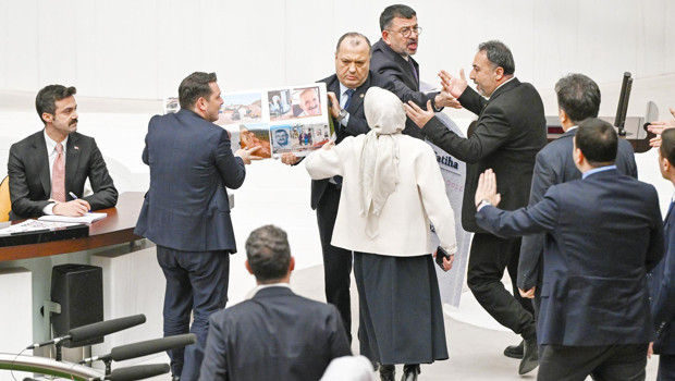 Meclis’te tabut kavgası