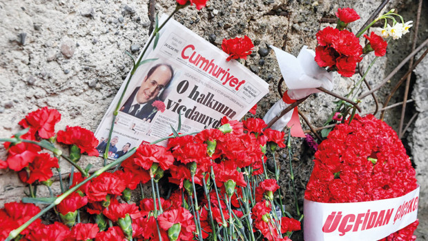 Uğur Mumcu'yu Unutmadık! 33 Yıl Sonra Anma Töreni Gerçekleşti