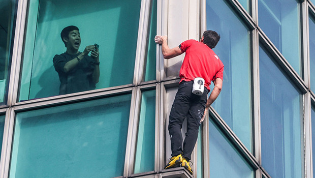 Dünyanın izlediği ipsiz tırmanış başarıyla tamamlandı