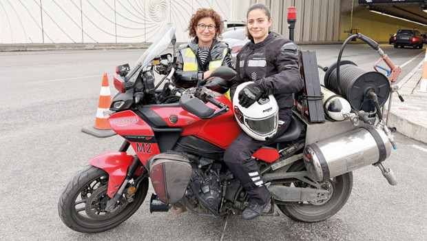 Denizin Derinliklerinden Devriye: Yasemin'in İlginç Görevi