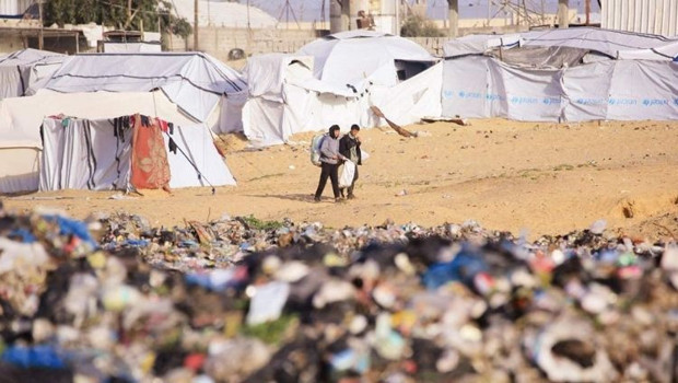 Gazzeli Refah sınırının açılmasını bekliyor