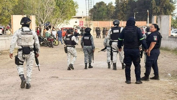 Futbol sahasını kana buladılar