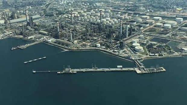 Son dakika: TÜPRAŞ İzmit rafinerisinde patlama