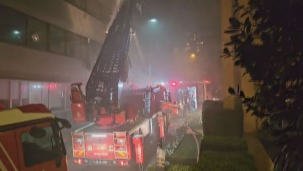 Beyoğlu'ndaki Otel Yangını: 3 Kişi Kurtarıldı, Panic Anları!