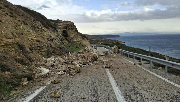 Bozcaada'da Sağanak Sonrası Heyelan: Ekipler Seferber Oldu mu?