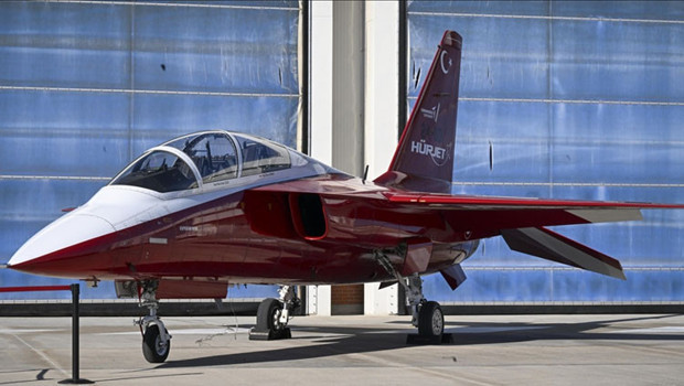 Avrupa ülkesinde gündem HÜRJET! Ünlü dergi kapağına taşıdı: F-5'lerin yerini alacak