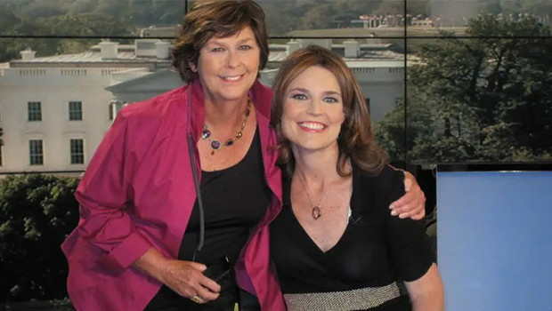 84 yaşındaki annesi günlerdir kayıp… Ünlü sunucu gözyaşlarıyla video çekip onu kaçıranlara seslendi: Ne olur annemi geri getirin!