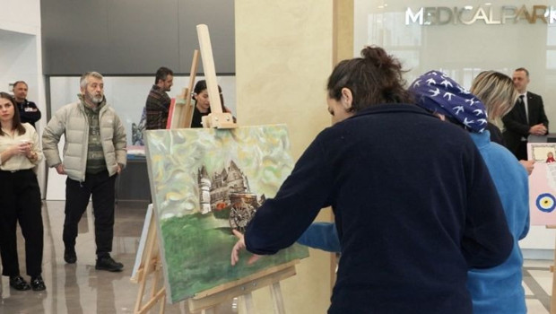 Kanserle Mücadele Edenlerin Umut Dolu Resimleri Sergilendi mi?