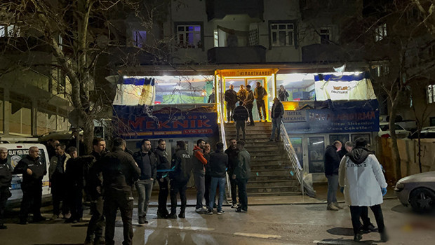 Bursa'da Kahvehane Çıkışında Silah Sesleri: 2 Yaralı Kimler?