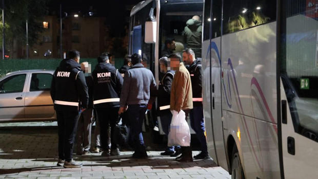 Buca Belediyesi'ne Yönelik Rüşvet Operasyonu: 26 Şüpheli Adliyeye Sevk Edildi mi?