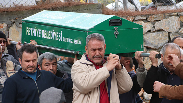 Babaanne ile 3 yaşındaki torunu toprağa verildi