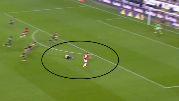 Fenerbahçe-Gençlerbirliği maçında Oğulcan Ülgün'den Fair-Play örneği!