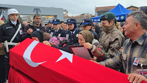 Kazara kendini vuran polis memuru için tören düzenlendi