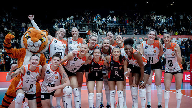 Eczacıbaşı Dynavit, evinde set vermeden galip!